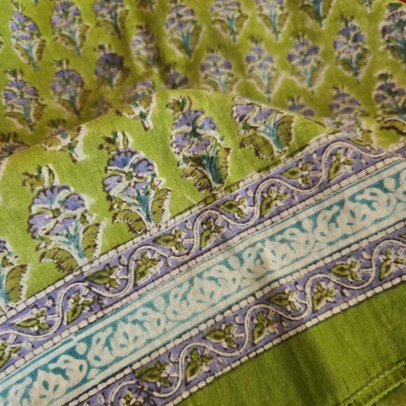 NWOT Batik Style Scarf - Picture 4 of 9